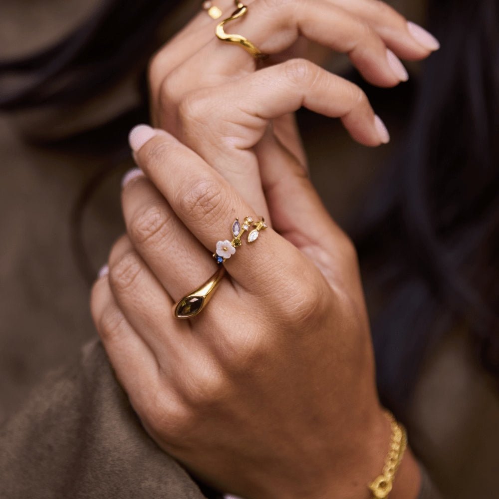 Fleur Lumiere Adjustable Blossom Ring — gallery image 6